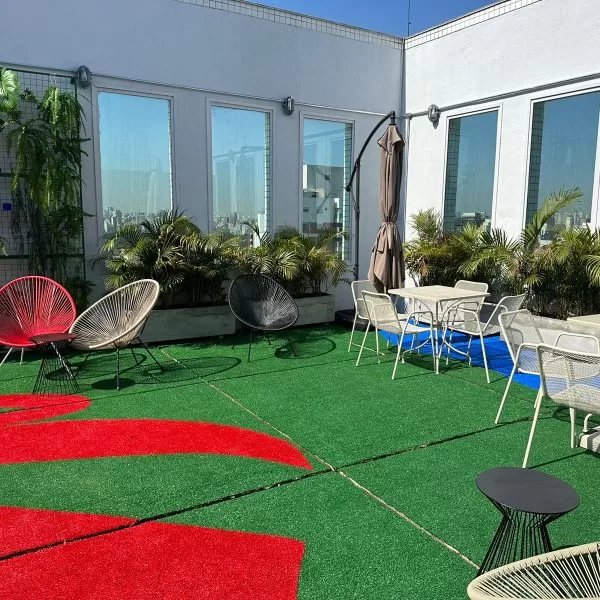 Arena Elite - Sala de estudo exclusiva com 8 salas e mesas redondas para grupos de estudos, além de contato com os coordenadores MedCof.